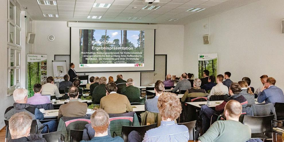 Eine branchenübergreifende Zuhörerschaft verfolgte die Vorträge im Rahmen der Abschlusskonferenz.