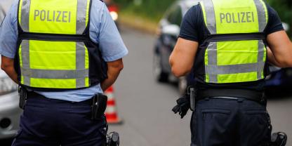 Während des Einsatzes sperrte die Polizei einige Straßen ab (Symbolbild).