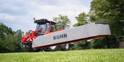 Das Kuhn Heck-Scheibenmähwerk GMD 4015 bietet eine Arbeitsbreite von 3,95 m.